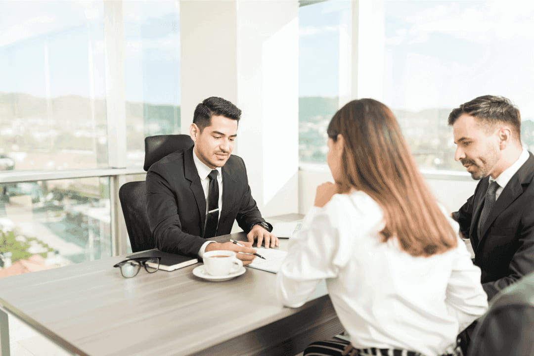 Advisor discussing scenarios for personal loans in New Zealand